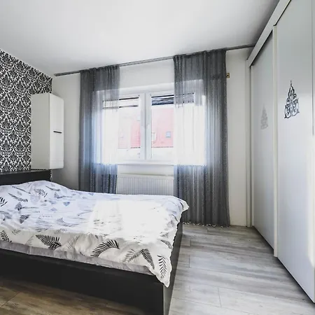 Nice House 1,4 Km From Hannover Exhibition Centre בית נופש