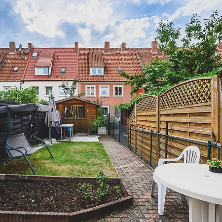 בית נופש Nice House 1,4 Km From Hannover Exhibition Centre הנובר
