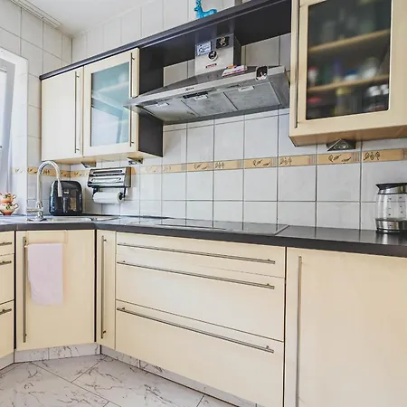 Nice House 1,4 Km From Hannover Exhibition Centre בית נופש *